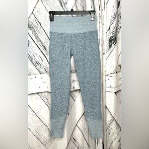 ALO YOGA Gray Cropped Leggings Ribbed Waist and Cuffs Small